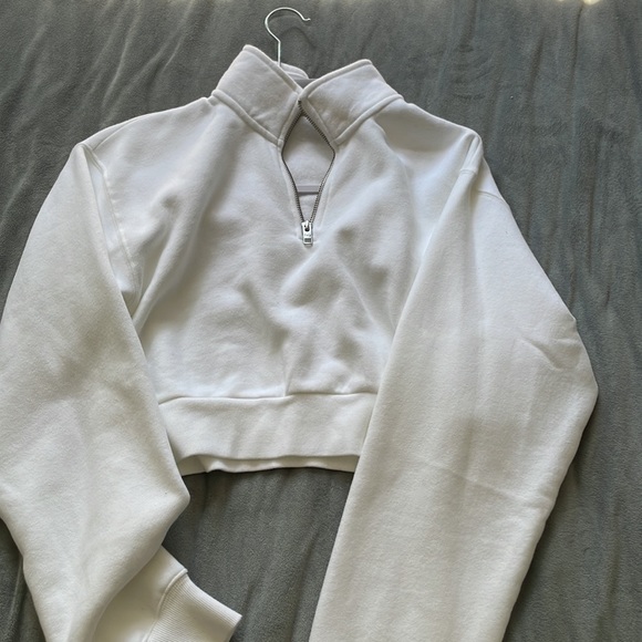 ❌sold Aritzia TNA Cozy Fleece Perfect ¼ Zip Sweatshirt - white - Picture 2 of 4
